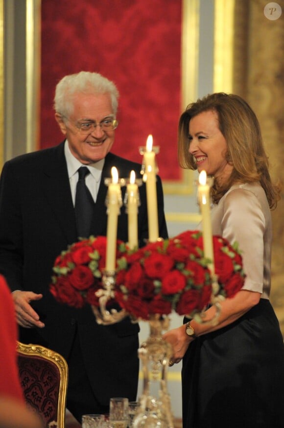 Lionel Jospin est apparu très complice avec Valérie Trierweiler lors dîner organisé en l'honneur du président italien Giorgio Napolitano. A l'Élysée, le 21 novembre 2012