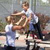 Gavin Rossdale : Qui a dit que le petit Kingston avait peur de se jeter dans le vide au parc à Santa Monica, le 24 novembre 2012 ?
