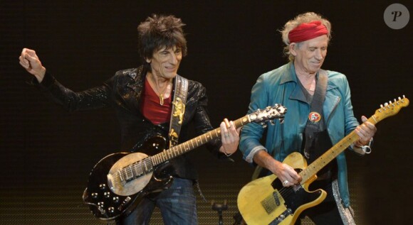 Ronnie Wood et Keith Richard sur la scène de l'O2 Arena à l'occasion du 50e anniversaire des Rolling Stones. Londres, le 25 novembre 2012.