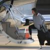 Calista Flockhart monte à bord du jet privé du couple à Santa Monica, le 21 novembre 2012.