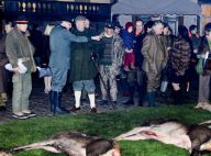 Jean d'Orléans : Avec son fils Gaston, 3 ans, à la chasse du prince Henrik