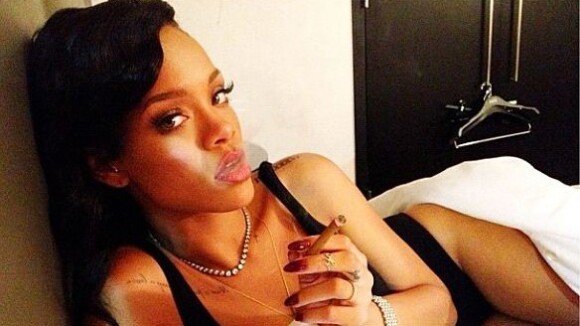Rihanna : Son album Unapologetic numéro 1, elle fête ça avec de la marijuana