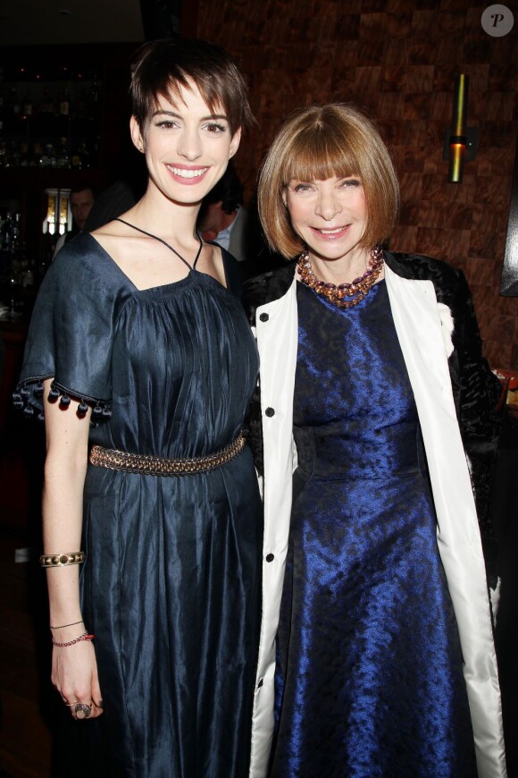 Anne Hathaway et Anna Wintour pendant l'after-party suivant la projection spéciale du film Les Misérables à New York City, le 2 décembre 2012.