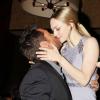 Hugh Jackman embrassé par la pétillante Amanda Seyfried lors de l'after-party suivant la projection Les Misérables au Porterhouse de New York, le 2 décembre 2012.
