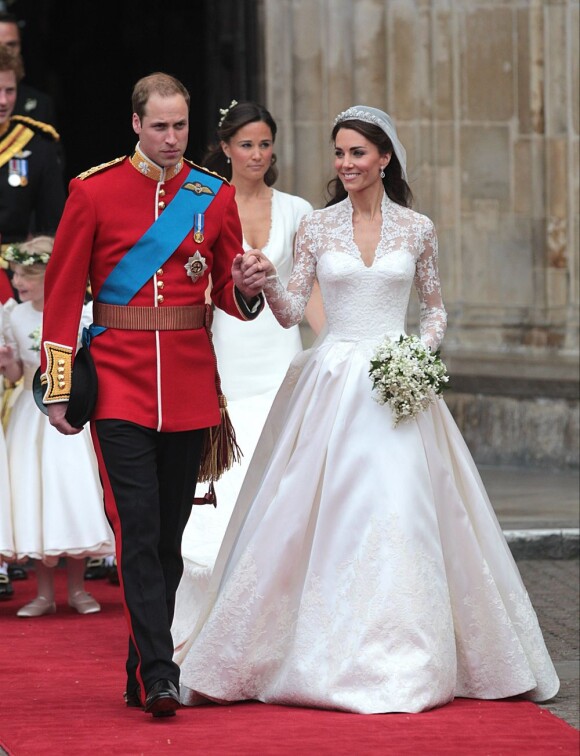 Kate Middleton, radieuse dans sa robe Sarah Burton pour Alexander McQueen lors de son mariage avec le prince William. Londres, le 29 avril 2012.