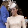 Kate Middleton, épatante dans une robe couleur chair Alexander McQueen lors d'une messe à la cathédrale St Paul célébrant le jubilé de diamant de la reine Elizabeth II. Londres, le 5 juin 2012.