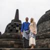 Le prince Haakon de Norvège et la princesse Mette-Marit de Norvège au temple bouddhiste Borobudur, en Indonésie, le 28 novembre 2012.