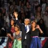 Président Barack Obama, Michelle Obama, Malia et Sasha Obama à chicago, le 6 novembre 2012.