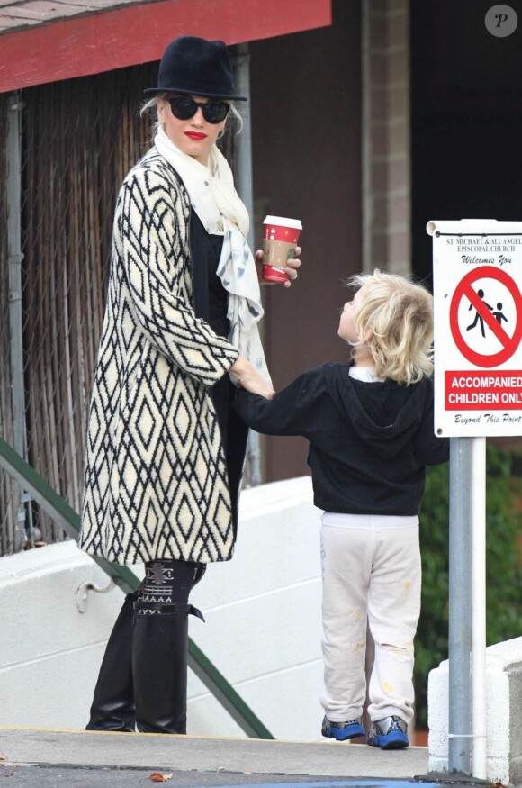 Gwen Stefani dépose son adorable fils Zuma à l'école dans le quartier de Studio City à Los Angeles le 6 décembre 2012.