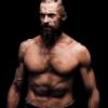La transformation corporelle de Hugh Jackman et le maquillage utilisé pour s'approcher du corps de Jean Valjean au bagne.