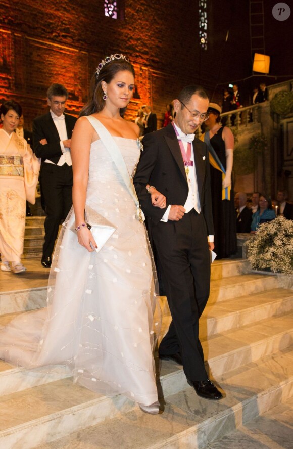 La princesse Madeleine de Suede avec Shinya Yamanaka, prix Nobel de médecine, lors du dîner de gala en l'honneur des lauréats des prix Nobel, le 10 décembre 2012 à l'Hôtel de Ville de Stockholm.