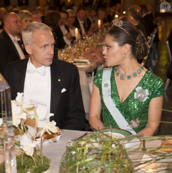 La princesse Victoria de Suède et Brian Kobilka, lauréat du Nobel de chimie, lors du dîner de gala en l'honneur des lauréats des prix Nobel, le 10 décembre 2012 à l'Hôtel de Ville de Stockholm.