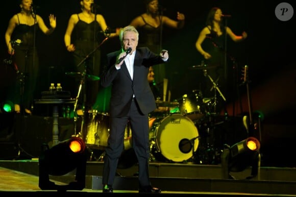 Michel Sardou lors de son remarquable concert du Palais Omnisport de Paris Bercy le 12 décembre 2012