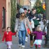 Sarah Jessica Parker et ses adorables jumelles à New York le 13 décembre 2012, de retour de l'école.