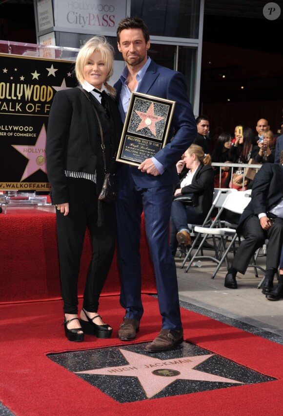 Hugh Jackman et sa femme Deborra-Lee Furness lors de la remise de son étoile sur le Walk of Fame à Hollywood le 13 décembre 2012