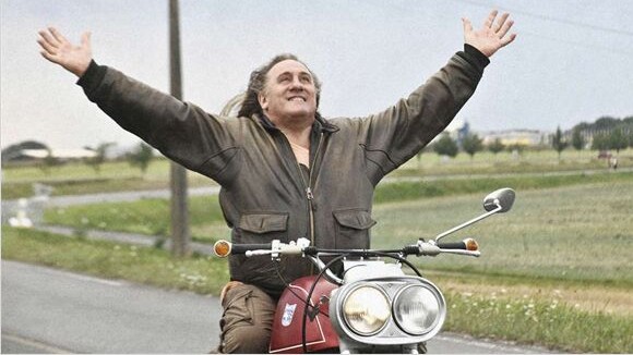 Gérard Depardieu, sa lettre : ''Injurié'', il rend son passeport français