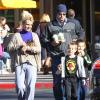Britney Spears de sortie avec ses fils Jayden James et Sean Preston, le samedi 15 décembre 2012, à Los Angeles.