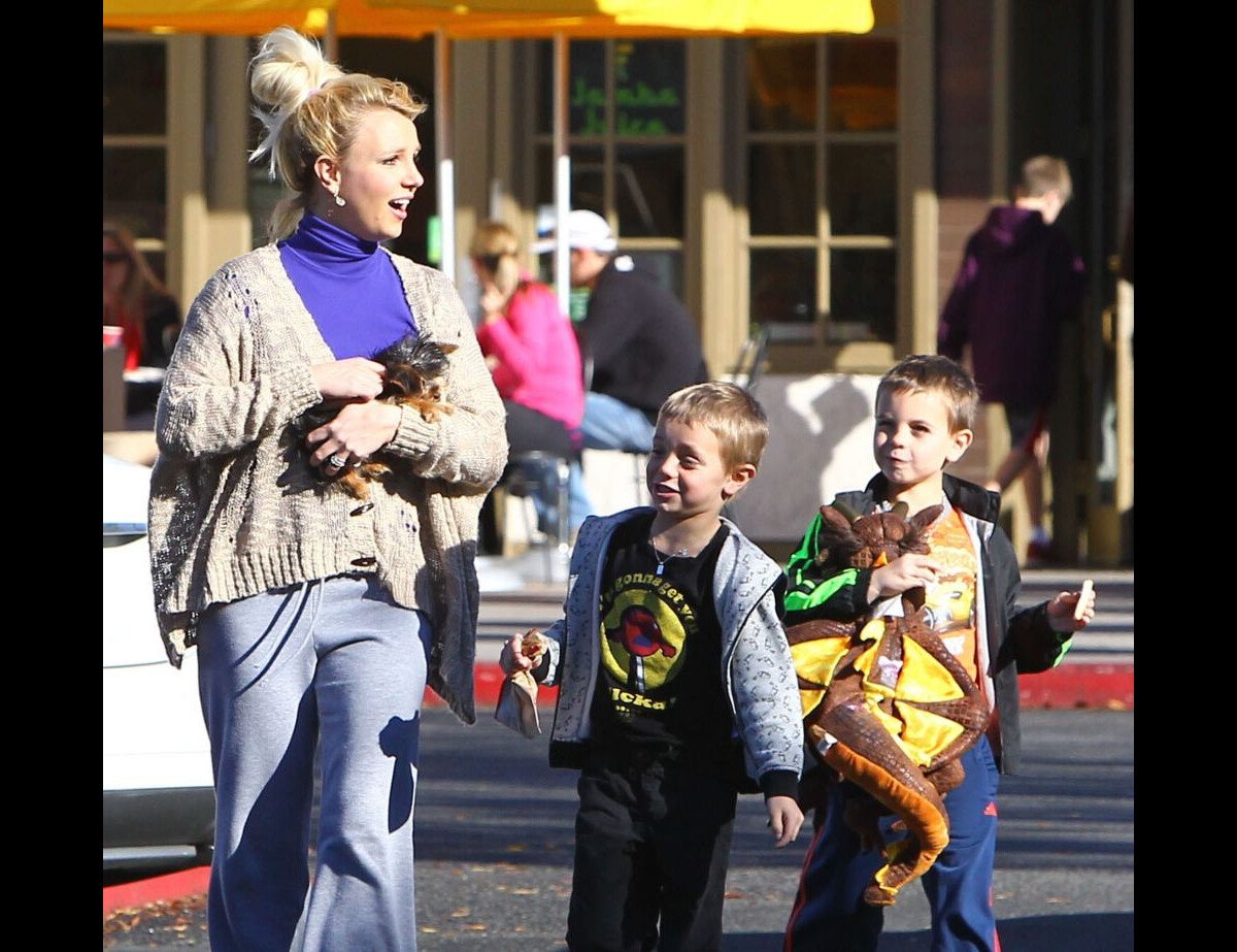 Photo Britney Spears De Sortie Avec Ses Fils Jayden James Et Sean Preston Ainsi Quavec Sa 