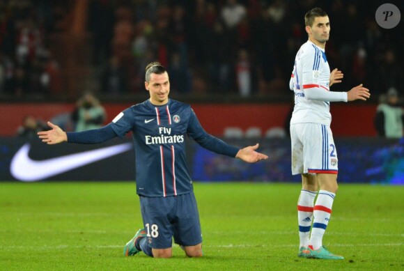 Zlatan Ibrahimovic impuissant lors du match entre le Paris Saint-Germain et Lyon le 16 décembre 2012 au Parc des Princes à Paris (victoire 1-0 du PSG)
