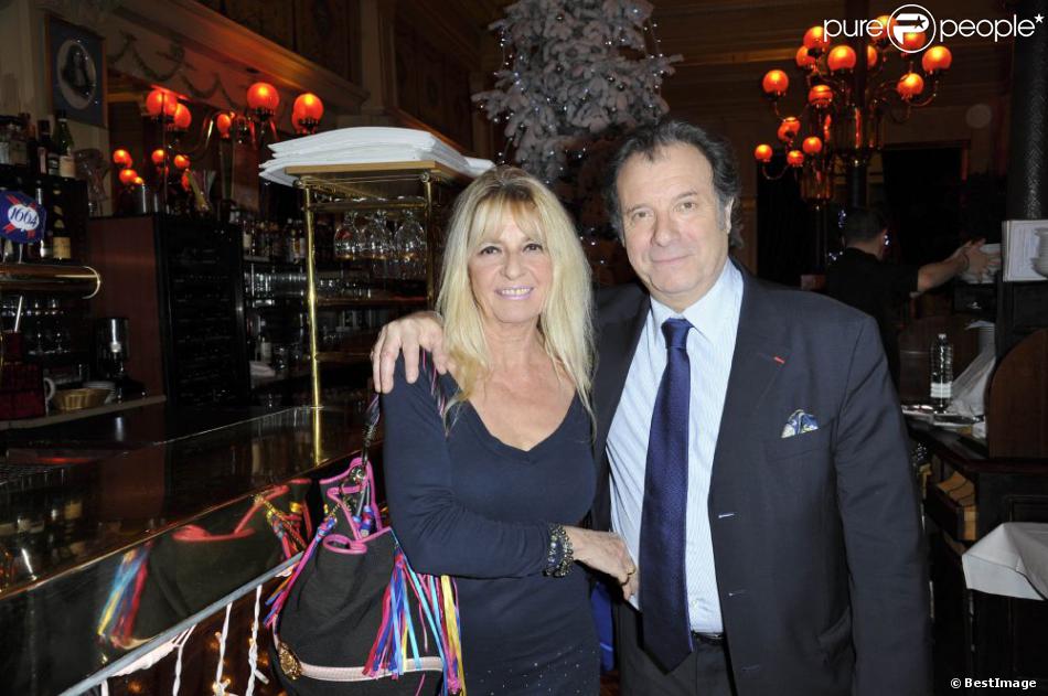 L&#039;acteur Daniel Russo et sa femme à la première édition du prix Grand Colbert au restaurant Le Grand Colbert à Paris le 17 décembre 2012.