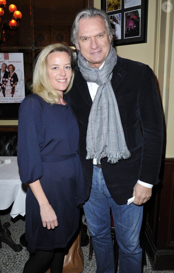 Francois-Eric Gendron et son amie à la première édition du prix Grand Colbert au restaurant Le Grand Colbert à Paris le 17 décembre 2012.