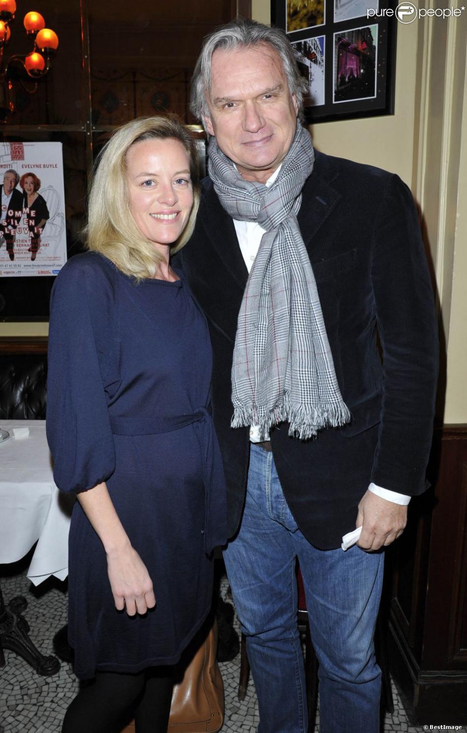 Francois-Eric Gendron et son amie à la première édition du prix Grand Colbert au restaurant Le Grand Colbert à Paris le 17 décembre 2012.