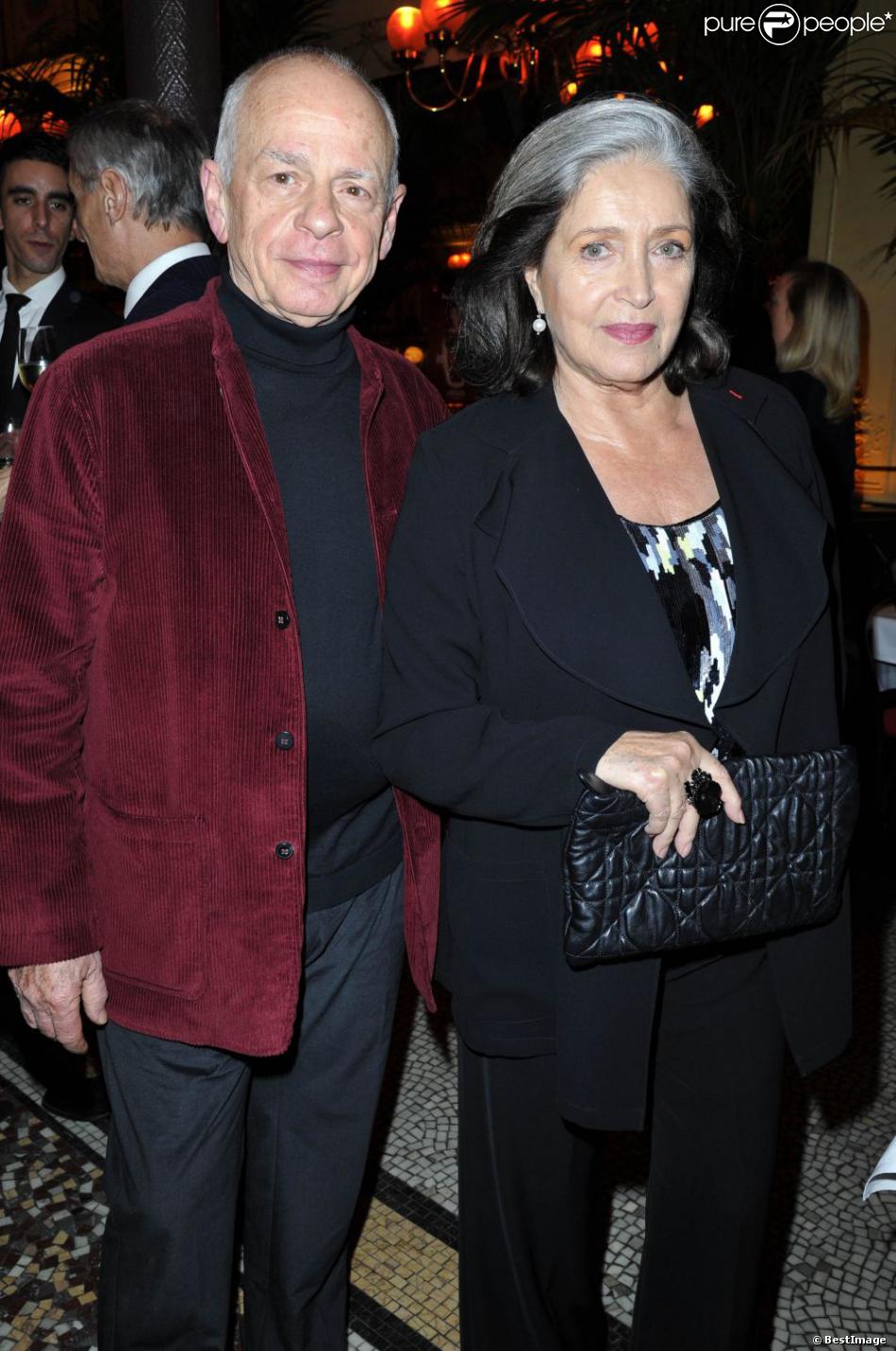 Françoise Fabian et Gérard Lartigau à la première édition du prix Grand Colbert au restaurant Le Grand Colbert à Paris le 17 décembre 2012. 