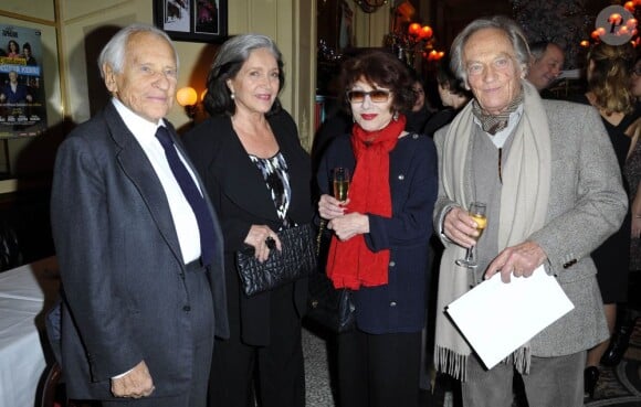 Françoise Fabian, Jean d'Ormesson, Judith Magre et Philippe Tesson à la première édition du prix Grand Colbert au restaurant Le Grand Colbert à Paris le 17 décembre 2012.