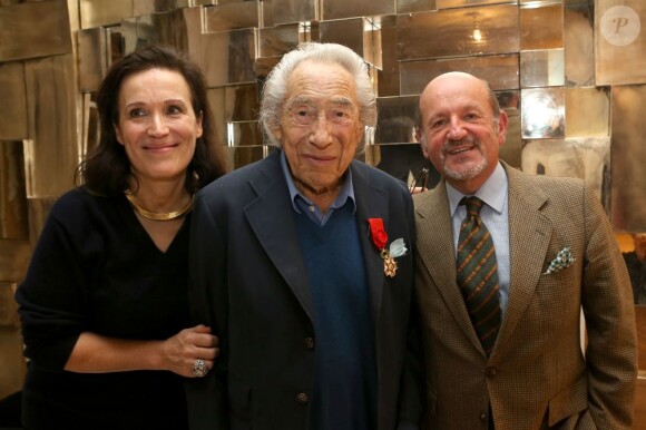 Pierre Grimblat et sa femme Elizabeth Grimblat à Paris le 17 décembre 2012.
