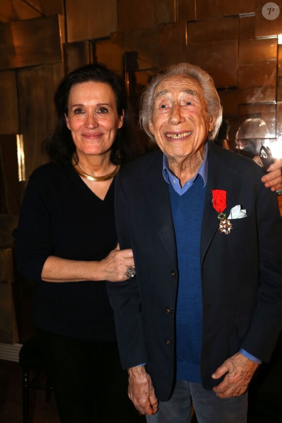 Pierre Grimblat et sa femme Elizabeth à Paris le 17 décembre 2012.