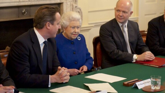 Elizabeth II : Grande première politique en 60 ans de règne et cadeau glacé