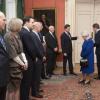 La reine Elizabeth II assistait pour la première fois le 18 décembre 2012 au conseil des ministres au 10, Downing Street, résidence officielle du Premier ministre David Cameron. C'était la première fois depuis son aïeule la reine Victoria, décédée en 1901, qu'un monarque britannique en exercice était présent à une réunion du cabinet ministériel.