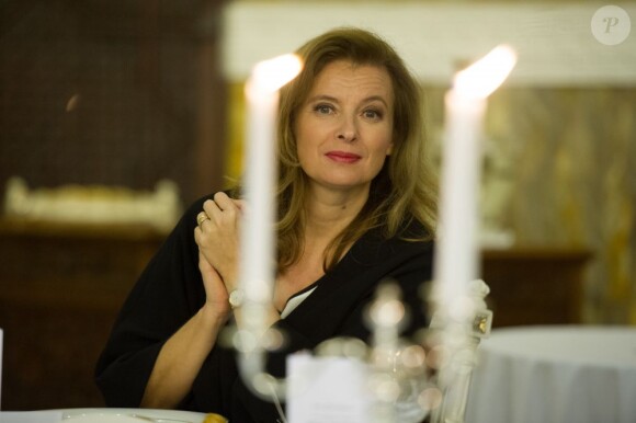 Valérie Trierweiler lors du dîner officiel au Palais du Peuple d'Alger, le 19 décembre 2012. La Première dame était très en beauté.