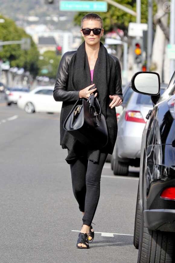 Charlize Theron à Beverly Hills, le 22 décembre 2012.