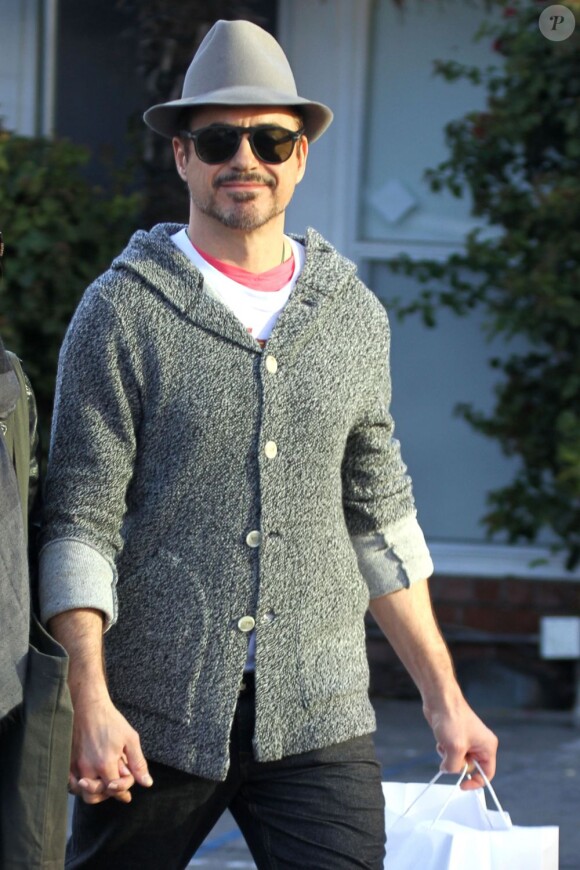 Robert Downey Jr. et sa femme Susan Levin font du shopping à Santa Monica le 16 décembre 2012.