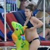Coleen Rooney, épouse de Wayne Rooney enceinte de leur deuxième enfant, en vacances avec leur fils de 3 ans, Kai, à La Barbade le 28 décembre 2012.