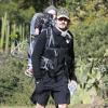 Orlando Bloom et son fils Flynn font de la randonnée à Runyon Canyon à Los Angeles, le 30 décembre 2012.