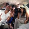 Eva Longoria prend la pose à bord d'un jet privé avec ses amis direction Les Bahamas, le 30 décembre 2012.