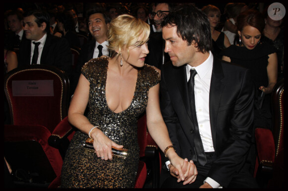 Kate Winslet et son nouveau mari Ned Rocknroll, au théâtre du Châtelet pour la 37e cérémonie des César, où elle a reçu un César d'honneur, à Paris le 24 février 2012.