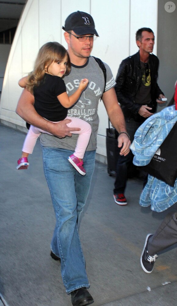 Matt Damon et sa petite famille à l'aéroport de Los Angeles, le 3 janvier 2013.