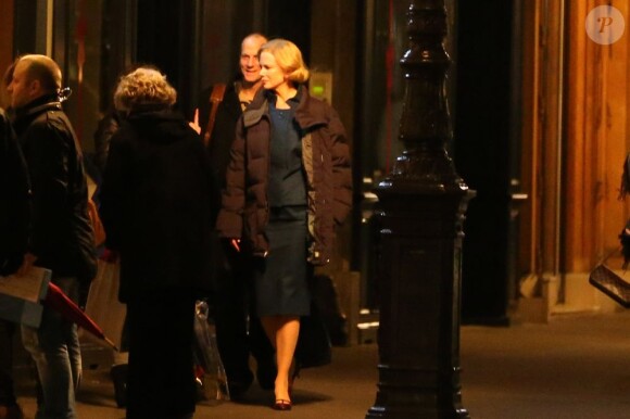 Nicole Kidman de nuit sur le tournage du biopic Grace of Monaco, d'Olivier Dahan à Paris, le 6 janvier 2013.