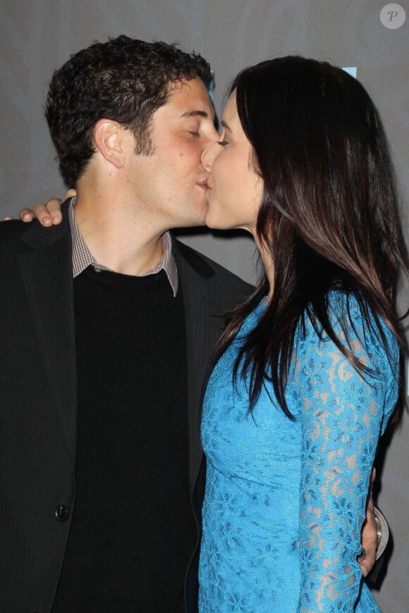 Jason Biggs et la belle Jenny Mollen à la soirée de lancement de la saison 2 de Girls, au NYU Skirball Center, le 9 janvier 2013.