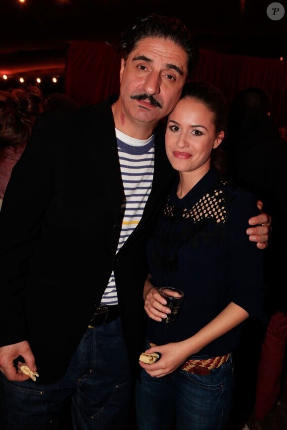 Simon Abkarian et Alice David lors de la première de la pièce Menelas rebetiko rapsodie au théâtre Le Grand Parquet à Paris le 9 janvier 2013