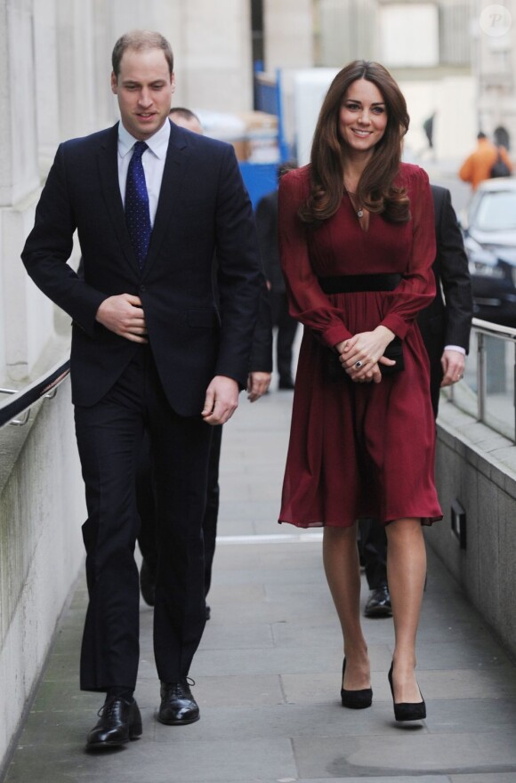 Le duc et la duchesse de Cambridge à la National Portrait Gallery pour découvrir le portrait officiel de Kate, le 11 janvier 2013.