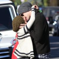 Ashley Tisdale et son boyfriend : Longs et langoureux baisers