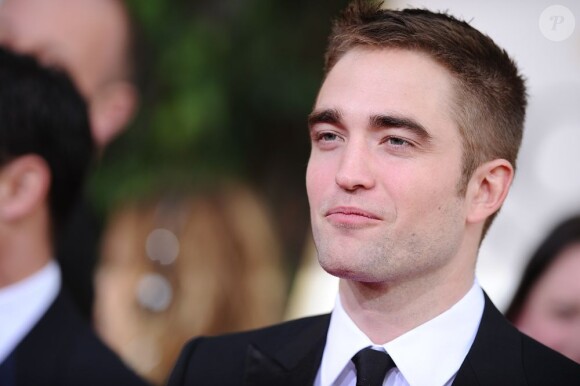Robert Pattinson sans Kristen Stewart aux Golden Globe Awards à Los Angeles, le 13 janvier 2013