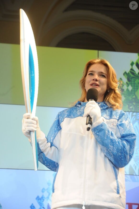 Natalia Vodionova, ambassadrice des Jeux olympiques d'hiver de Sotchi en 2014, lors de la présentation de la torche olympique le 14 janvier 2013 à Moscou