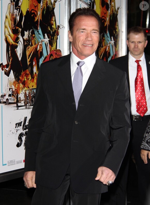Arnold Schwarzenegger fait crépiter les flashs à la première de son film Le Dernier rempart au Grauman Chinese d'Hollywood, le 14 janvier 2013.