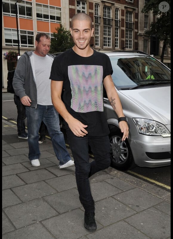 Max George, du groupe anglais The Wanted arrive aux studios de la radio One, à Londres, le 10 septembre 2012.