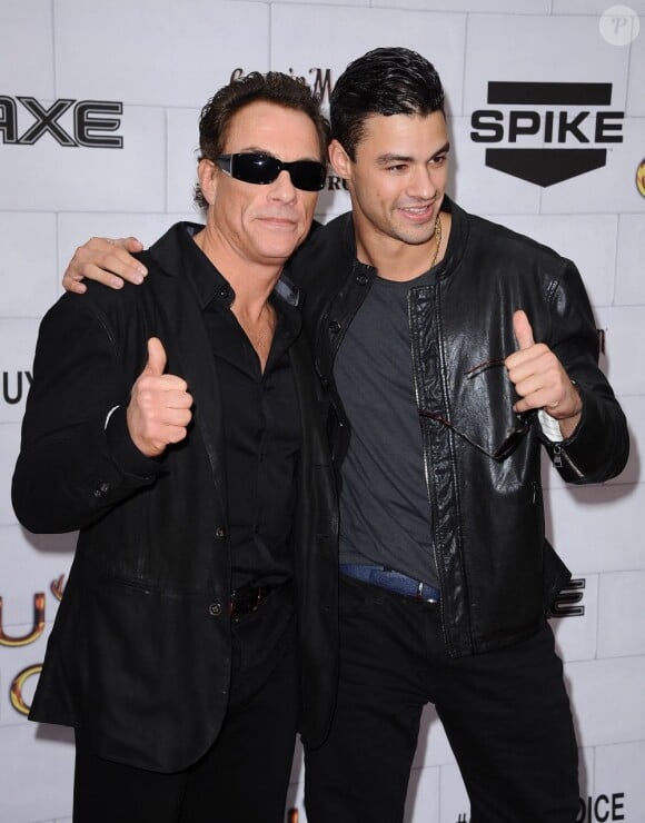 Jean-Claude Van Damme et son fils Kristopher à Los Angeles, le 2 juin 2012.